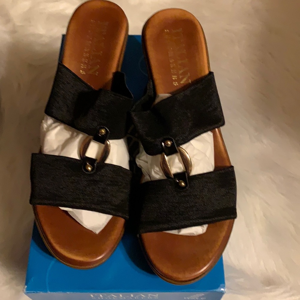 Italian Shoemakers. The Elly wedge in black. - Picture 2 of 5